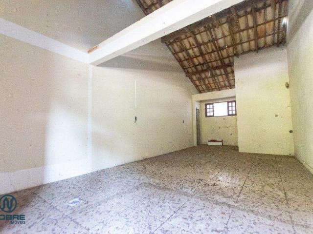 Sobrado para alugar, 35 m² por R$ 688,56/mês - Albuquerque - Teresópolis/RJ