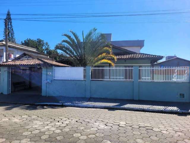 Linda casa a venda em itajuba-barra velha