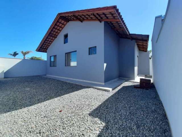 Casa com espaço nos fundos à venda em Barra Velha