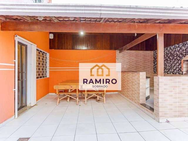 Sobrado com 4 dormitórios à venda, 184 m² por R$ 864.900 - Mobiliado - Jardim das Américas - Curitiba/PR