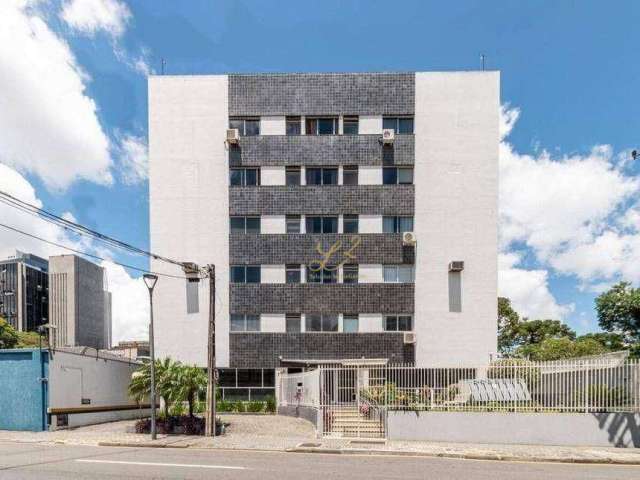 Oportunidade, Flat completo 25m² - no Centro Cívico! (valor já com condomínio e Iptu)