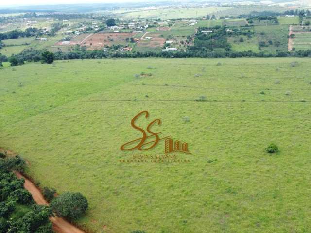 Terreno com 70 hectares em Mateus Leme