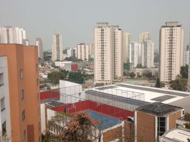 Apto na rua Sócrates, ótima localização!