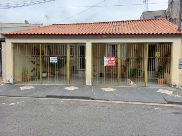 Casa para Venda em Sorocaba, Vila Santana, 3 dormitórios, 1 suíte, 2 banheiros, 2 vagas