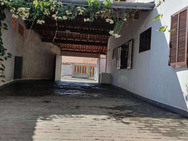 Casa para Venda em Sorocaba, Wanel Ville, 3 dormitórios, 1 suíte, 3 banheiros, 5 vagas