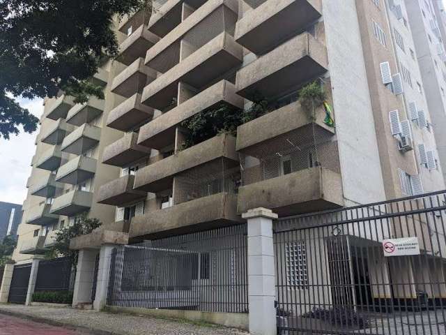 Apartamento com 3 quartos  para alugar, 111.00 m2 por R$2600.00  - Centro Civico - Curitiba/PR