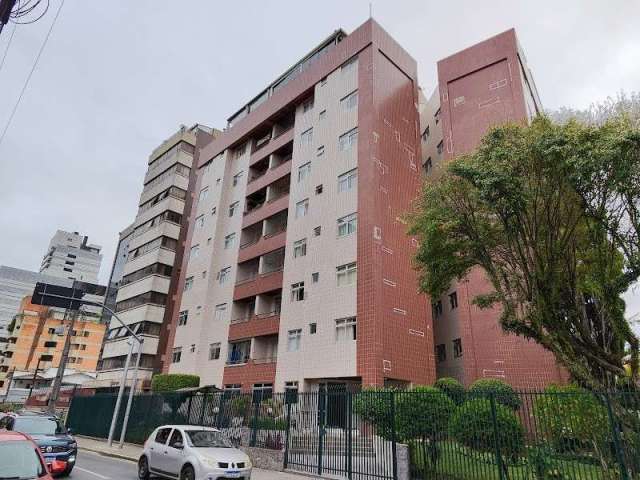 Apartamento com 3 quartos  para alugar, 76.00 m2 por R$2200.00  - Centro Civico - Curitiba/PR