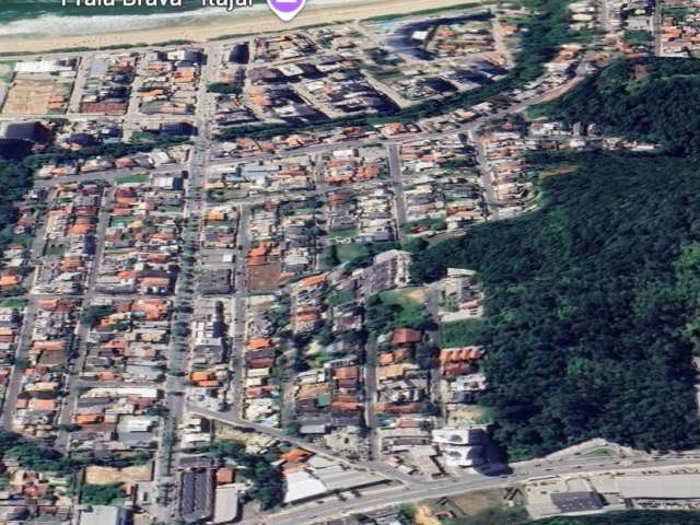 Terreno com 1150 m² na Praia dos Amores