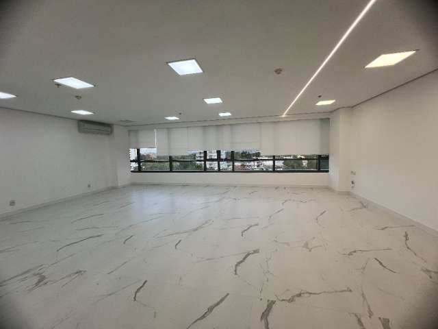 Sala com 70 m2 no Edifício  Soberane em Adrianópolis - Manaus - AM