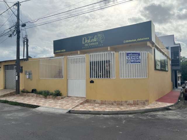 Casa comercial no Nova Cidade  com 03 ambientes em Manaus