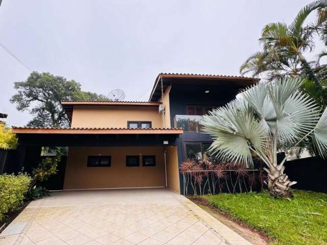 Linda casa para locação anual com flexibilidade na negociação em Riviera de São Lourenço.