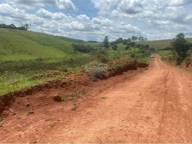 Terreno de 2.000 metros á venda!