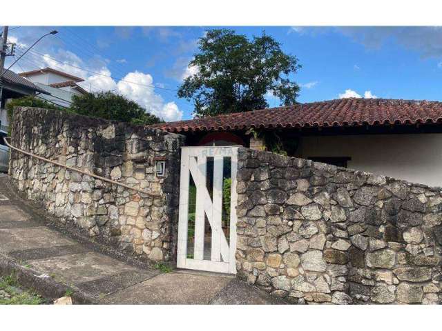 Excelente casa a venda no bairro quinta das flores