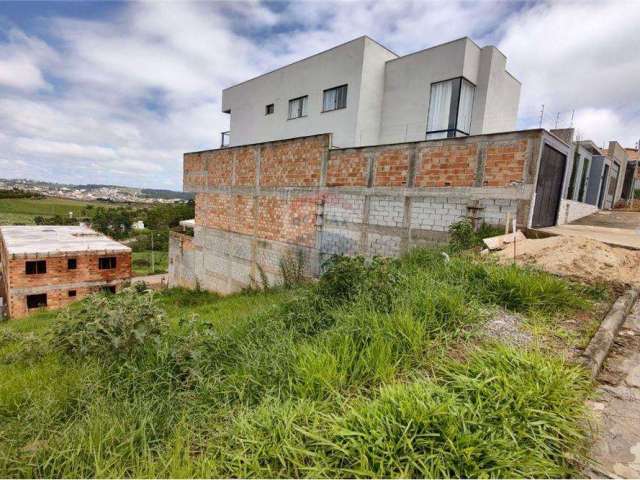 Terreno com 275 m² no bairro Novo Horizonte!