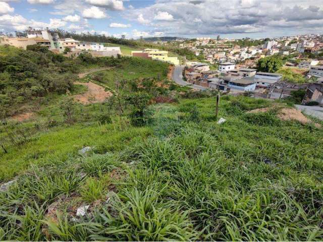 Terreno à Venda em Morada do Sol - 250m² MG