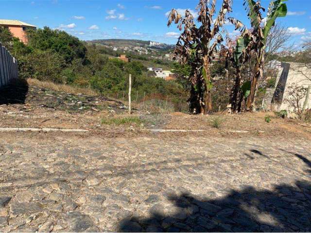 Terreno na Morada do Sol: Seu Futuro Lar Perfeito!