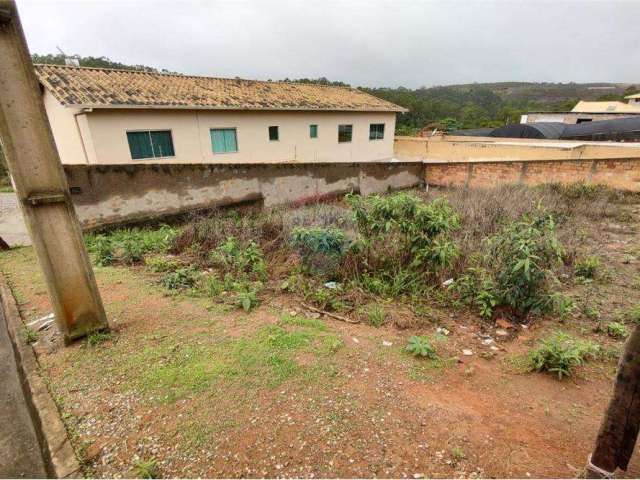 Terreno à venda, 240 m² por R$ 140.000,00