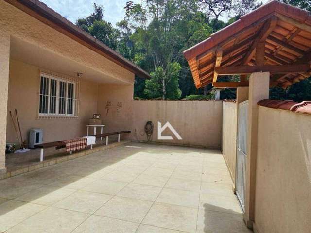 Casa com 3 dormitórios à venda, 144 m² por R$ 750.000,00 - Carlos Guinle - Teresópolis/RJ