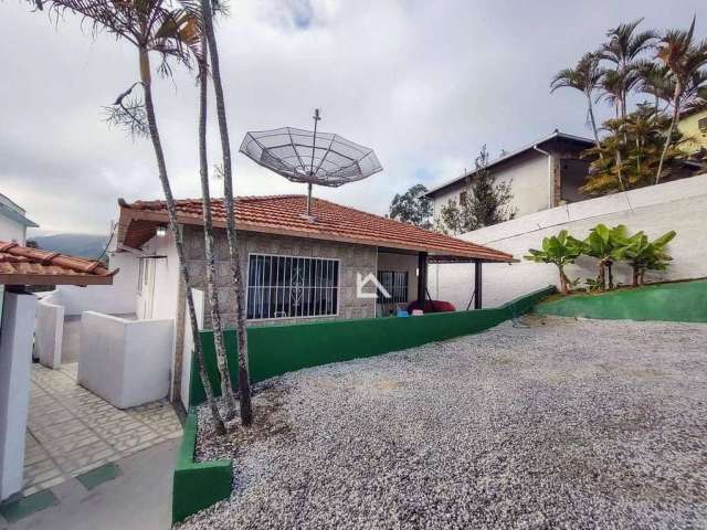 Casa com 3 dormitórios à venda, 120 m² por R$ 445.000,00 - Fazendinha - Teresópolis/RJ