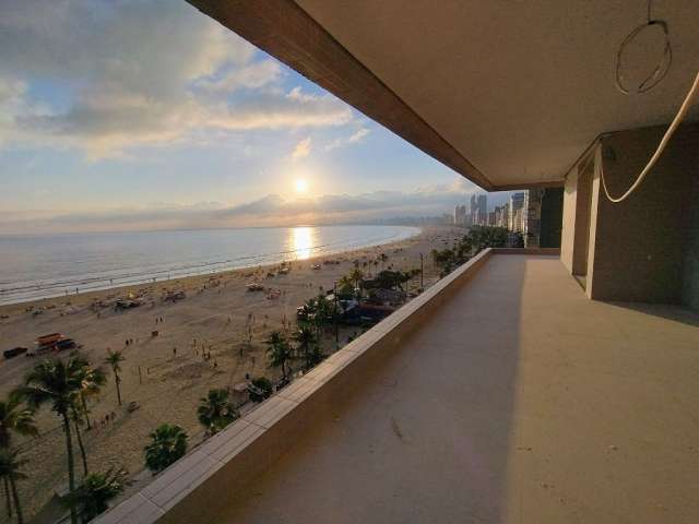 Apartamento com 3 suítes a venda de frente para o mar no Canto do Forte em Praia Grande-SP