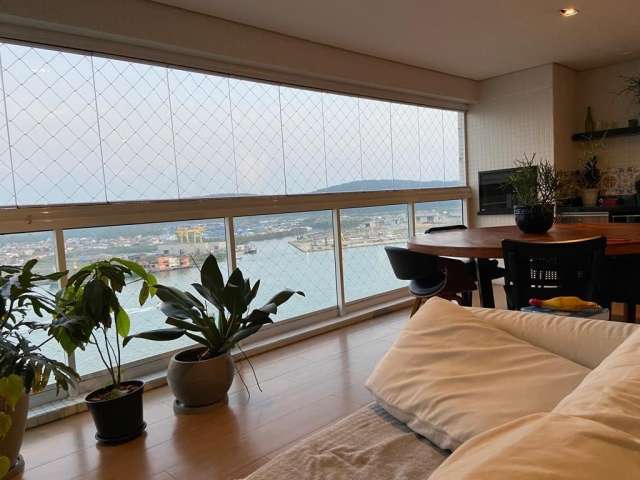 Apartamento com 3 suítes a venda, vista mar na Ponta da Praia em Santos-SP