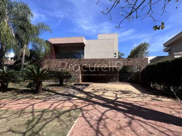 Casa sobrado 395m², 4 Quartos sendo 4 Suítes, para Alugar - no condominio Vila do Golf