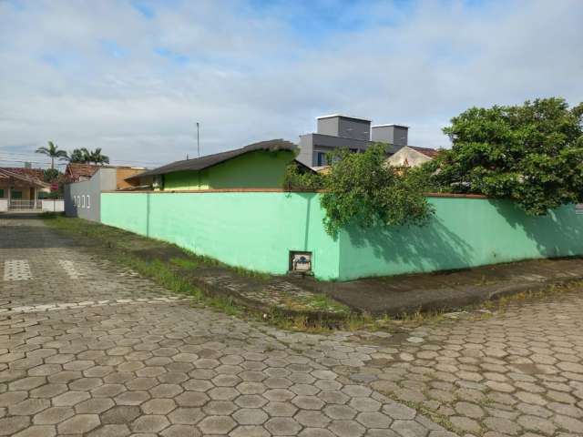 Excelente terreno com casa de alvenaria no bairro gravatá navegantes sc