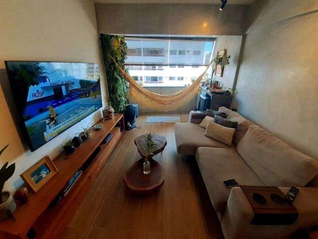 Lindo apartamento para venda tem 74 m² com lazer e piscina com 2 quartos e 1 suíte reformado.