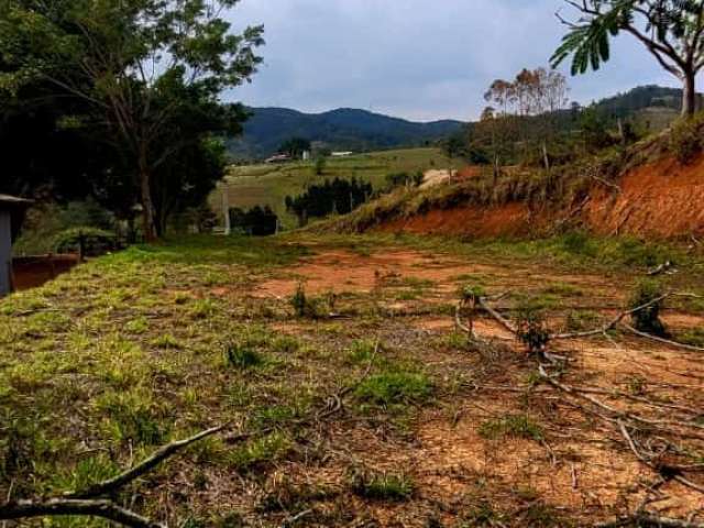 Lote com terraplanagem pronta 650m2 a 5 minutos do centro da cidade