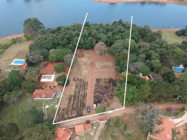 Terreno pé na água em Piracaia - 7km do centro