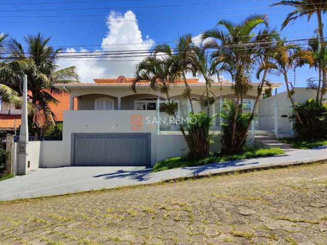 Casa com 4 quartos à venda na Rua Joaquim Fernandez de Oliveira, 249, Abraão, Florianópolis, 340 m2 por R$ 1.490.000