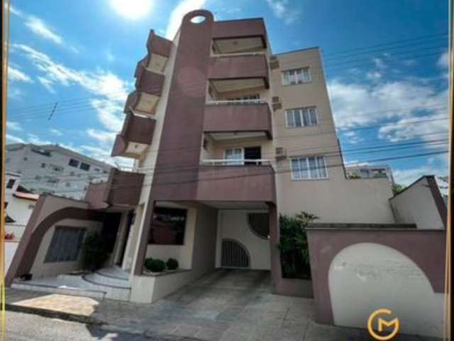 Apartamento localizado no Centro