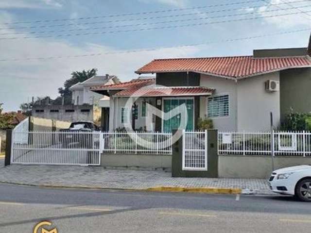 Maravilhosa casa moderna em Guaramirim