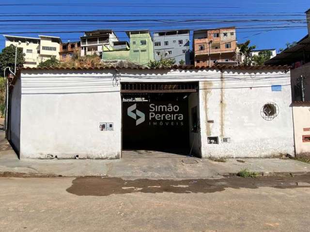 Galpão à Venda em excelente ponto em rua plana do bairro Santa Luzia, Juiz de Fora, MG