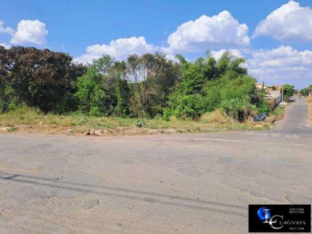 Terreno/Área comercial na Avenida Serra Negra esquina com Avenida Araxá no Caldas do Oeste em Caldas