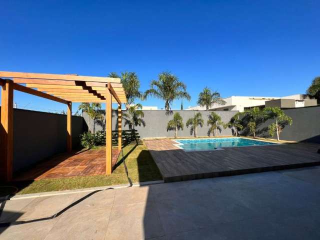 Casa Térrea de Luxo com 3 Dormitórios, Piscina e Energia Fotovoltaica – 205m² em Terreno de 502m²