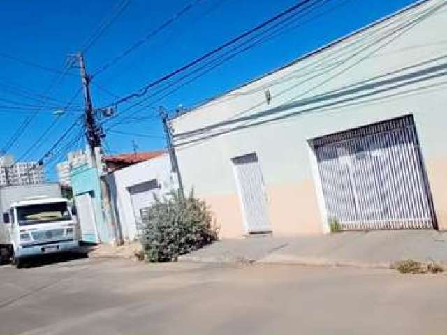 Casa com 4 quartos à venda na Travessa Daniel Rodrigues, Cidade Alta, Cuiabá por R$ 350.000