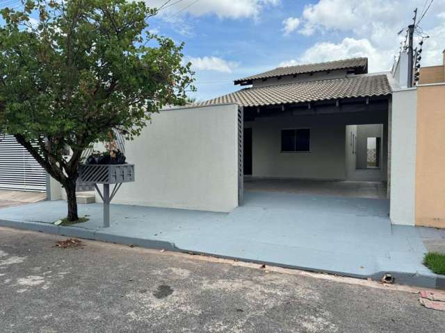 Casa em condomínio fechado com 3 quartos à venda na Rua Z, Distrito Industrial, Cuiabá por R$ 425.000