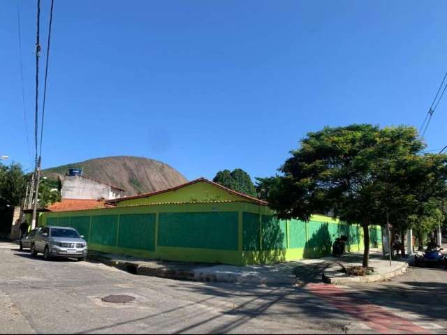 Casa para Venda em Niterói, Itacoatiara, 4 dormitórios, 2 suítes, 3 banheiros, 2 vagas