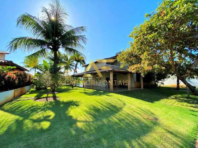 Casa com piscina no Condomínio Morada da Praia 2 (frente mar), com 4 suítes.