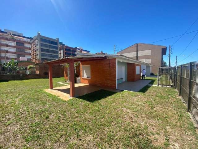 Casa de 3 dormitórios na beira mar Capão da Canoa Vavázão