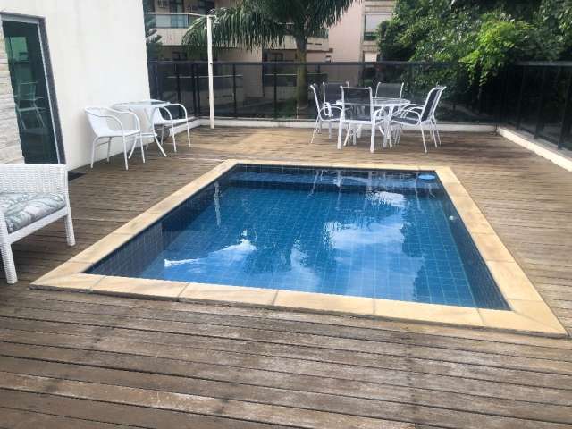 Vendo Excelente Cobertura Triplex, ótima localização, placas solares, 400 m2, 5 quartos e 2 suítes