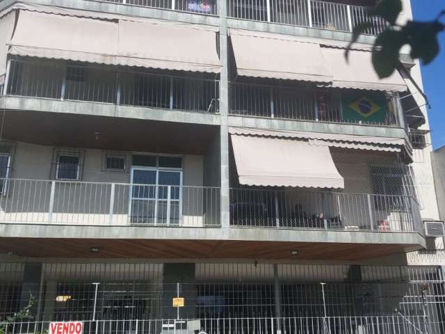 Apartamento vazio 2 quartos, 2 banheiros,  elevador, Cacuia!