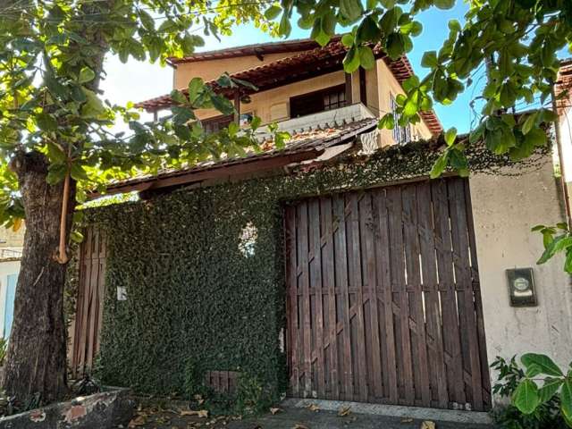 Casa Vazia no Jardim Carioca, 3 quartos, com piscina!