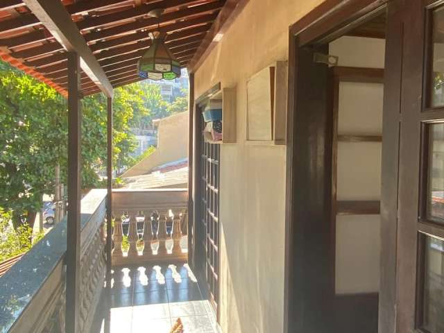 Casa Vazia no Jardim Carioca, 3 quartos, com piscina!