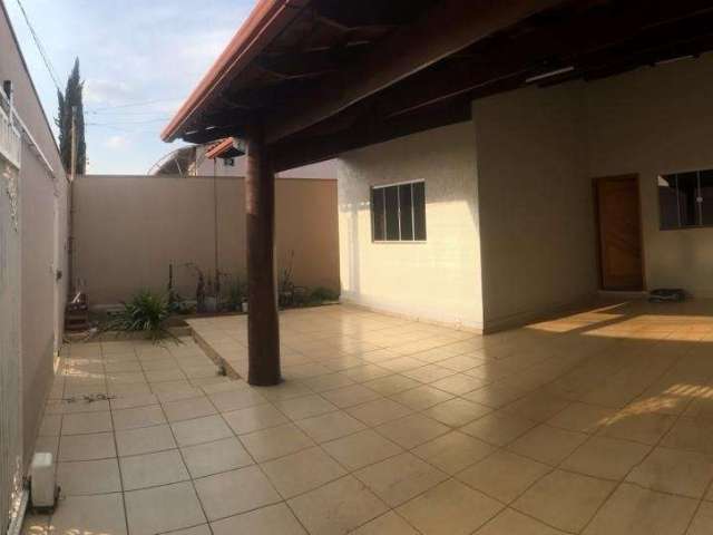 Casa com 3 quartos à venda na Francisco S. Batista, 29, Setor Bougainville, Anápolis por R$ 470.000