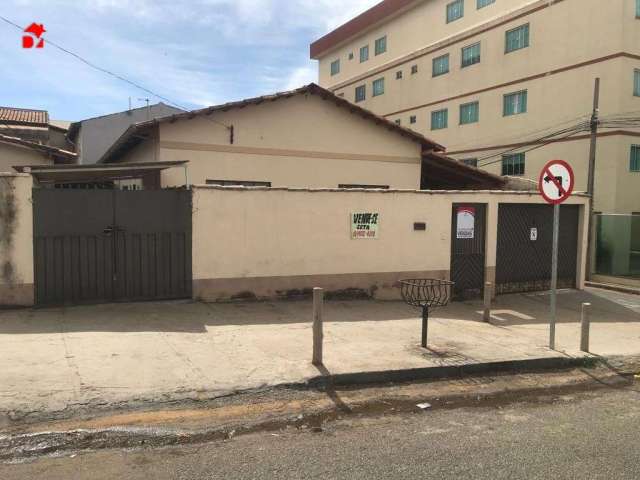 Casa com 3 quartos à venda na Doutor James Fanstone, 2, Cidade Universitária, Anápolis por R$ 550.000