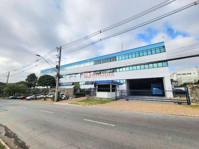 Excepcional Prédio Comercial com Galpão e Terreno em Alphaville