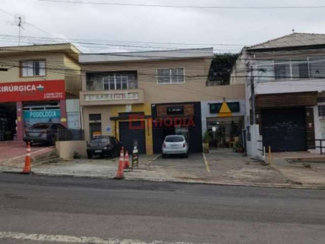 Prédio Comercial ou Residencial para venda situado na Zona Norte.