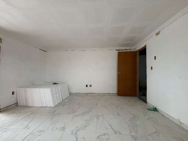 Apartamento 2 Quartos, De Frente, 3º Andar, Em obras, 150 mil